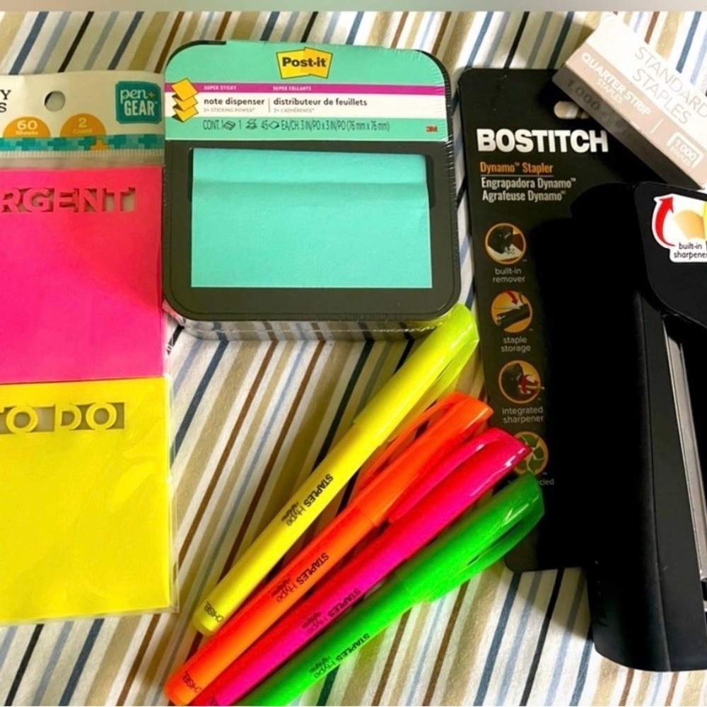 Bostitch Stapler and Post-it Note Set